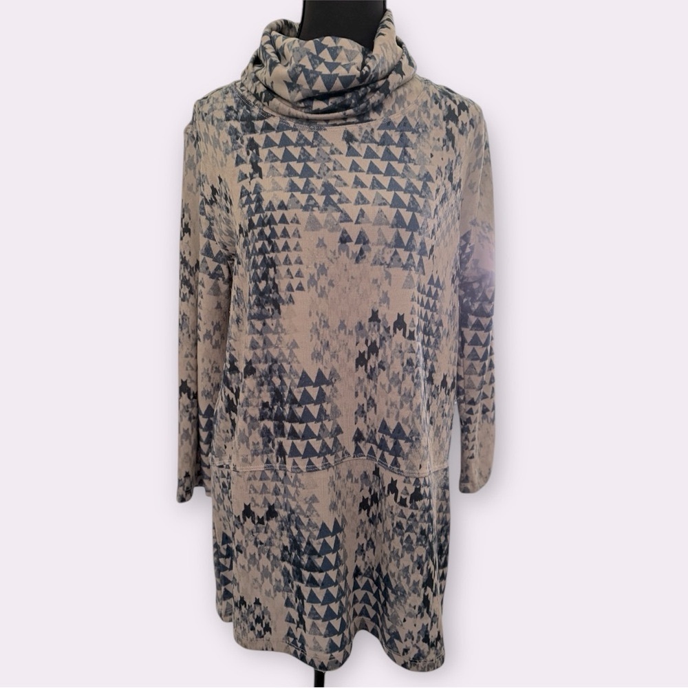 Multiples Lightweight Long Sleeve Cowl Turtle Geometric Tunic Top Size M
